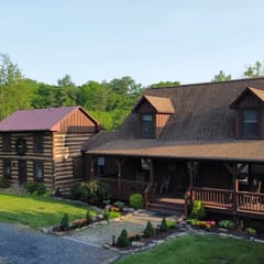 The Royal Cabin | Private Getaway w/ Hot Tub